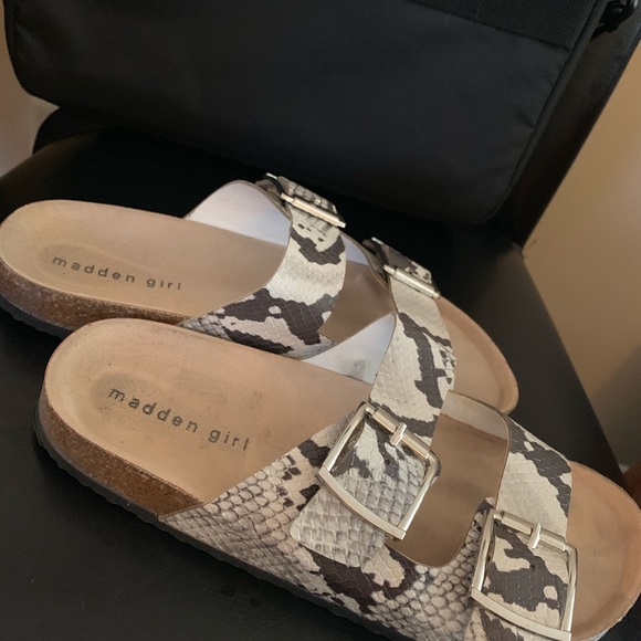 Sandals - Picture 4 of 4